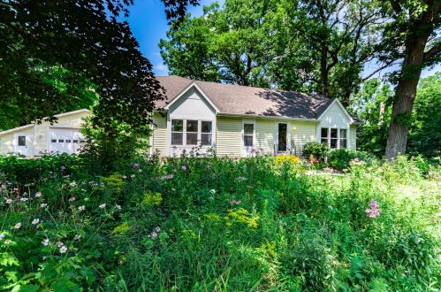 16463 Plank Rd, Sycamore, IL 60178-8711