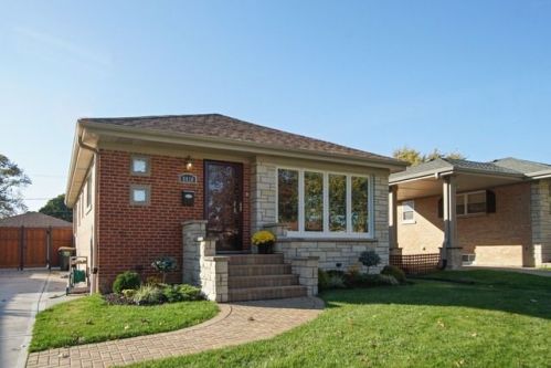 8430 Osceola Ave, Niles, IL 60714-2010