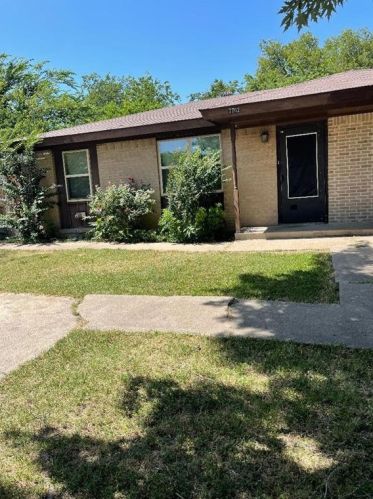 7702 Abbott Dr, Fort Worth TX  76108-3204 exterior