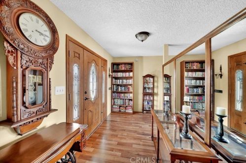 17792 Santa Gertrudes Cir, Santa Ana, CA 92708-5022