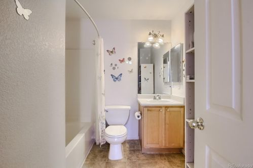 15972 Nichols Ave, Englewood CO 80112-4640 exterior