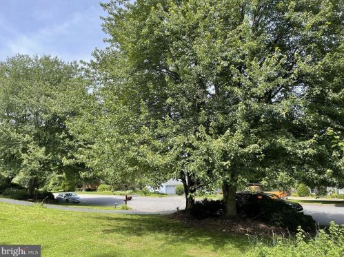 112 Bentley Ln, Lancaster PA  17603-6223 exterior