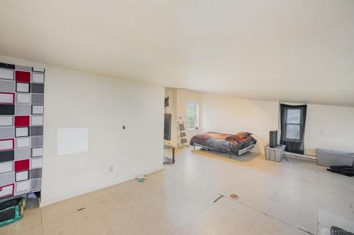 2130 Hatmaker St, Cincinnati OH 45204-1979 exterior