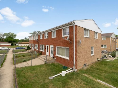 9543 Sumac Rd, Des Plaines, IL 60016-3892