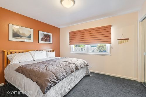 1020 North Ave, Bannockburn IL  60015-2206 exterior