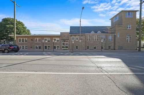 9146 Lincoln Ave, Brookfield, IL 60513-1335