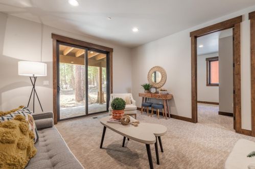 13671 Pathway Ave, Truckee CA  96161-6225 exterior