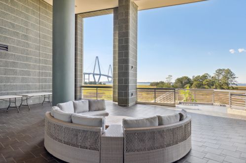 154 Cooper River Dr, Mount Pleasant, SC 29464-1813