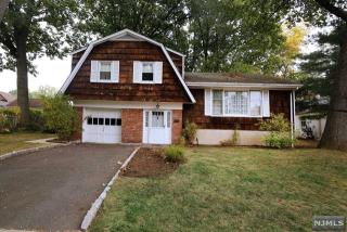 239 Johnson Ave, Dumont, NJ 07628-2918