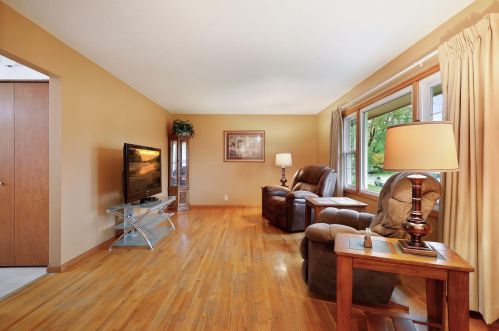 8208 Goodrich Rd, Minneapolis, MN 55437-1513