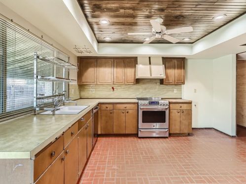 3130 Barton Rd, Carrollton TX 75007-3501 exterior