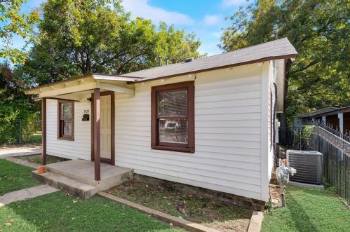 3920 4th St, Fort Worth TX  76107-2016 exterior