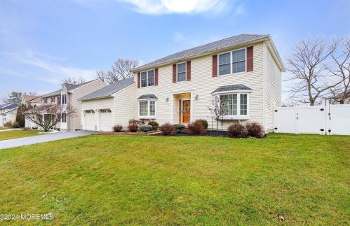 12 Cambridge Dr, Wall Township, NJ 07731-2955