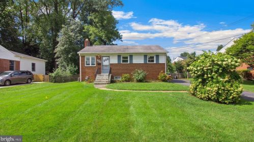 3208 Hewitt St, Falls Church, VA 22042-2508