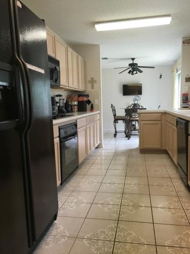 305 Canyon Oak Ct, Fort Worth, TX 76112-1166