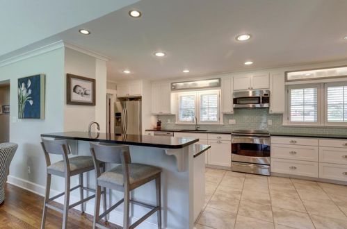6405 Bridgewood Valley Rd, Atlanta GA  30328-2903 exterior