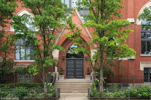 3101 Seminary Ave, Chicago, IL 60657-3308