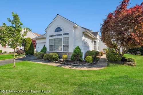9 Frances Ct, Lakehurst, NJ 08759-6045