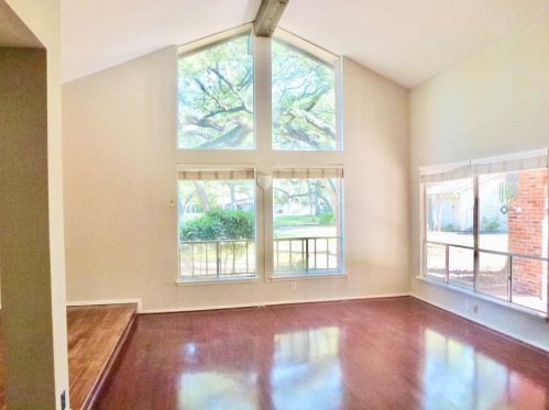 11100 Balcones Woods Cir, Austin TX  78759-5201 exterior