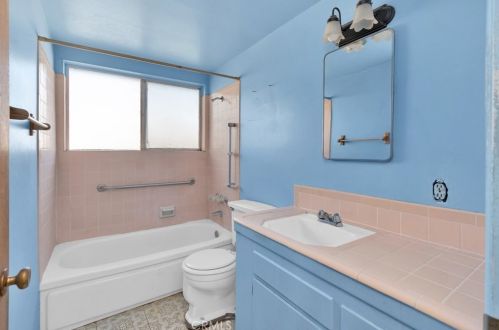 1430 Chalet Ave, Anaheim CA  92802-2147 exterior