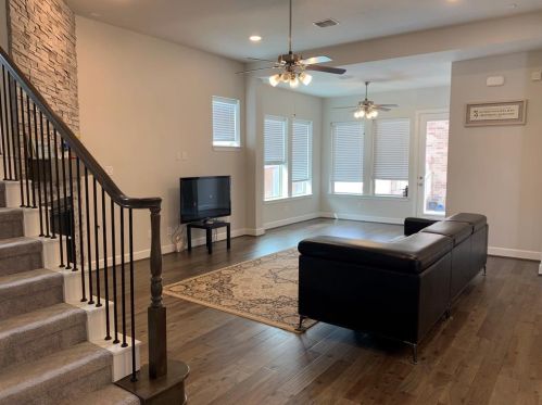 1121 Cemetery Hill Rd, Carrollton TX  75007 exterior