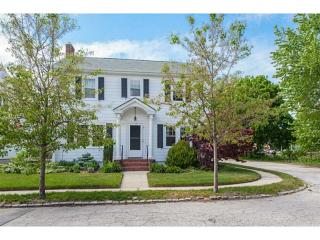35 Greylock Ave, Cranston, RI 02910-1708