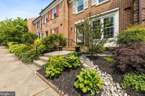 6836 Indian Run Ct, Annandale, VA 22003-5953