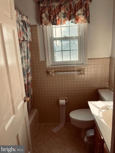 1811 Briggs Chaney Rd, Silver Spring MD 20905-4511 exterior