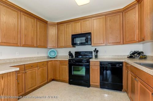 713 Ml Pond Way, Tinton Falls NJ 07724-2479 exterior