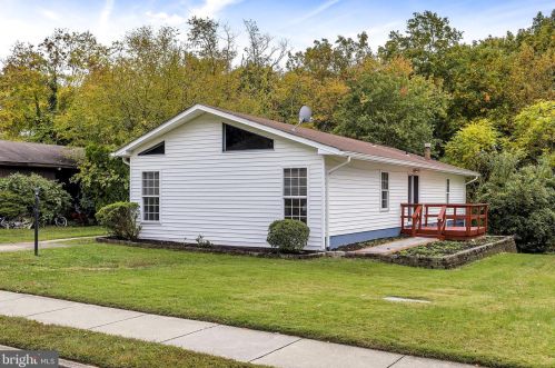 12732 Torrington St, Woodbridge, VA 22192-3010