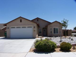 432 Acacia St, Ridgecrest, CA 93555-8983
