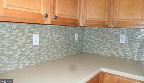 27 Scarlet Oak Dr, Princeton NJ  08540-4610 exterior