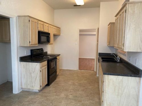 1405 Gainsborough Way, Fort Worth TX  76134-5535 exterior