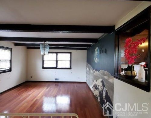 1411 Greenwood Dr, Piscataway, NJ 08854-2038