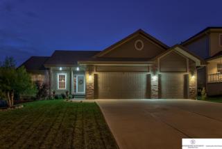 19340 J St, Omaha, NE 68135-3763