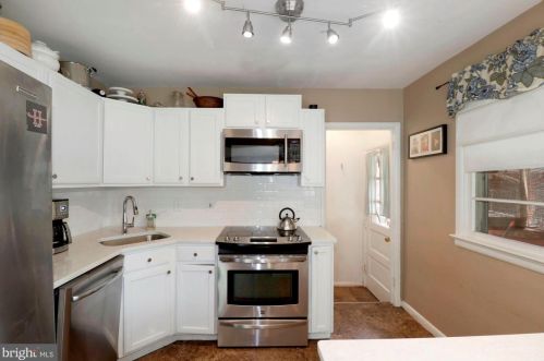 841 Cedar Ave, Tavistock NJ 08033-1011 exterior