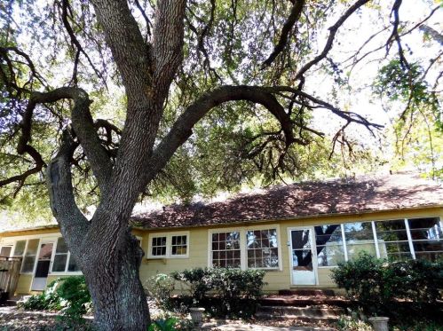 1603 Front St, Columbus, TX 78934-2919