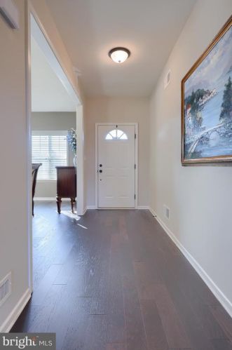 508 Royer Dr, Lancaster, PA 17601-5186