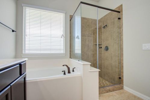 5611 Jay Thrush Dr, Richmond TX 77407 exterior