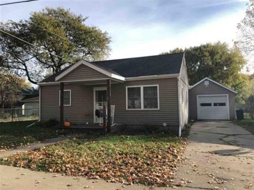 103 10th St, Oregon, IL 61061-1507