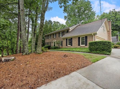 1782 Corners Ct, Atlanta, GA 30338-4337