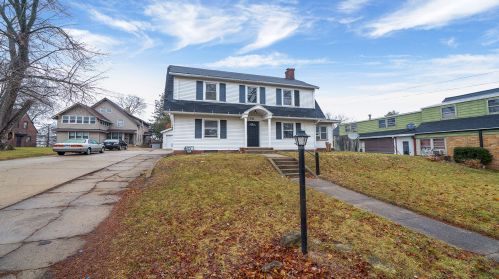 745 John St, Rockford, IL 61103-6158