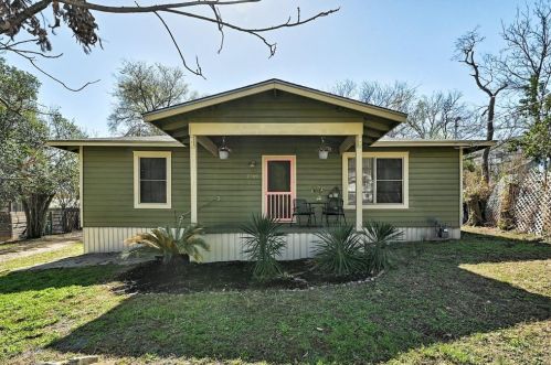 2709 2nd St, Austin TX  78702-4715 exterior