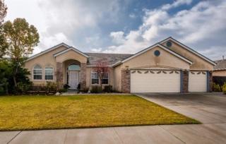 1919 Acacia Ave, Tivy Valley, CA 93657-2061