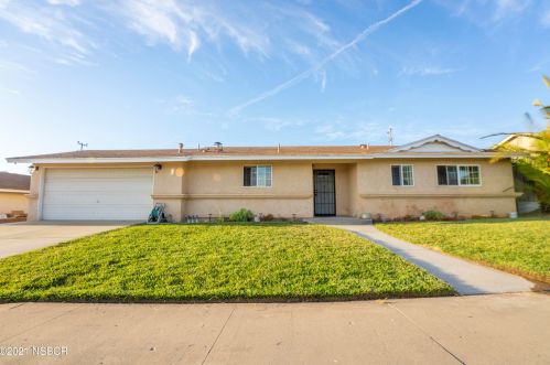 1229 Mira Flores Dr, Santa Maria, CA 93455-5613