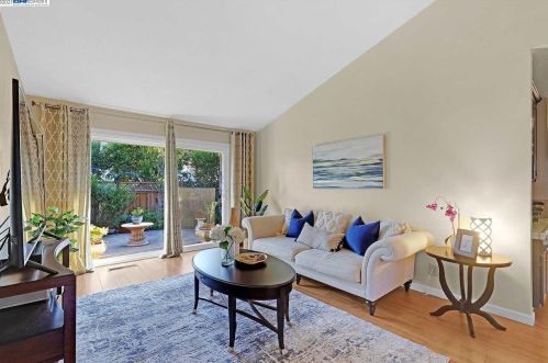 5442 Agostino Ct, Concord CA  94521-2421 exterior