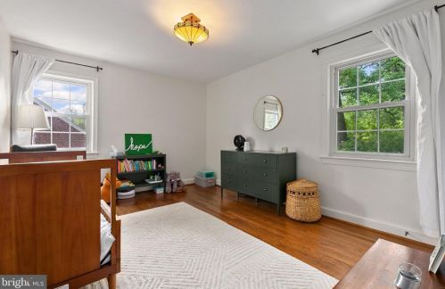 1516 Live Oak Dr, Silver Spring MD 20910-1543 exterior