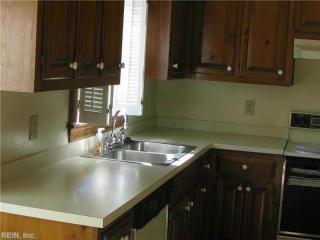713 Waterstock Ct, Chesapeake VA  23322-9033 exterior