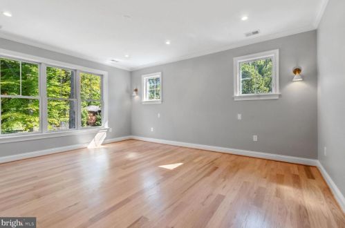 9111 Sligo Crk Pkwy, Silver Spring MD 20901-3361 exterior