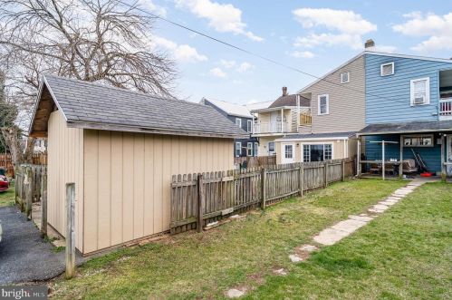 157 Penn St, Carlisle PA  17013-2435 exterior